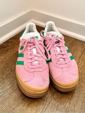 Adidas Gazelle Pink Suede Sneakers Court Green Stripes Gum Sole Women’s 8